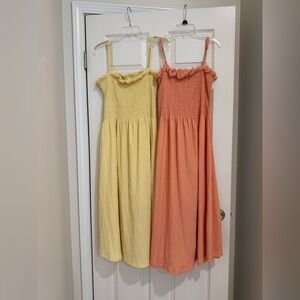 H&M Summer Dress - Yellow and Orange
Perfect for lounging 
Size L
Never worn